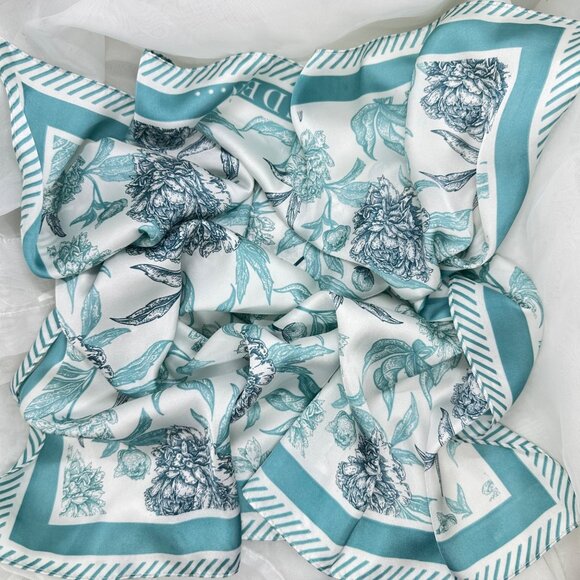 ✨Elegant Bandana Square Scarf Silky Blue Flowers Garden Versatile Shawl Wrap New - Picture 3 of 4